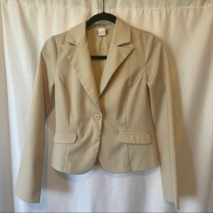 Cropped beige blazer